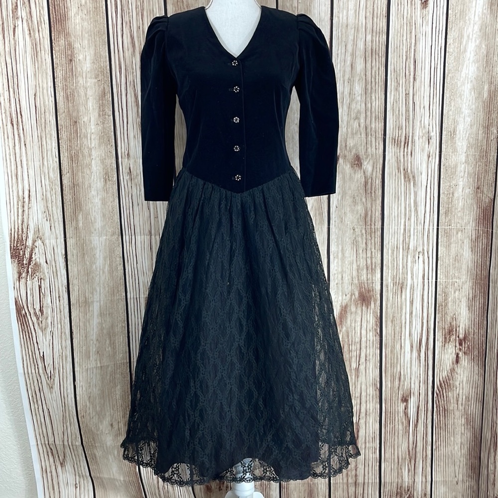 Jane Schauffhausen Belle France Vintage Petite Black Velvet & Lace Dress 8P